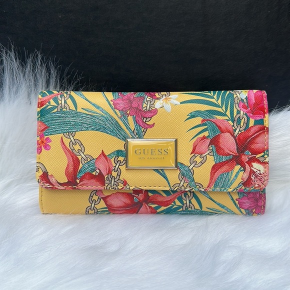 New GUESS Abree Slim Wallet - Picture 1 of 4